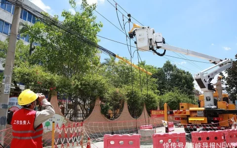 全国首例机器人带电搭接旁路柔性电缆作业项目在厦门完成